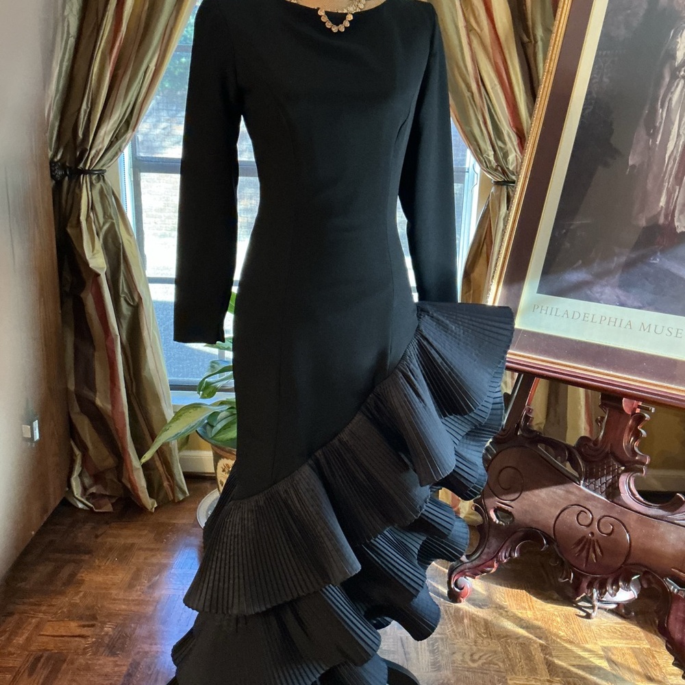 Elegant Black  Vintage Ruffled Gown